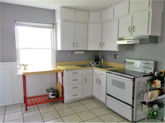 For Sale: 2107 Kaske Dr Saint Louis, MO 63125