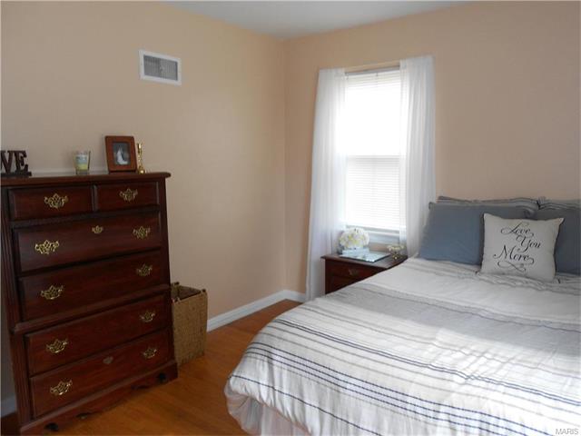 For Sale: 2107 Kaske Dr Saint Louis, MO 63125