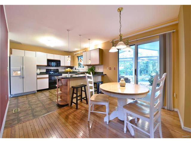 For Sale: 655 Sedan Park Ct Saint Louis, MO 63125