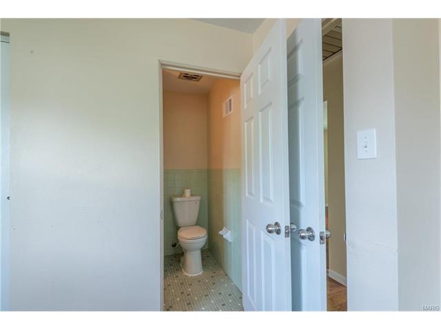 For Sale: 10015 Luna Saint Louis, MO 63125