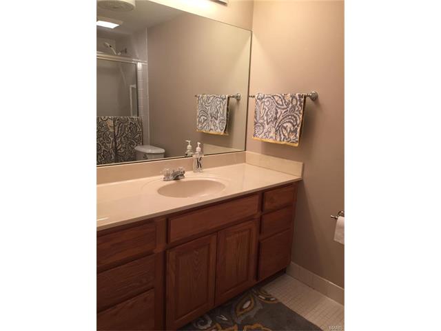 10090 Sakura Dr #29 Saint Louis, MO 63128
