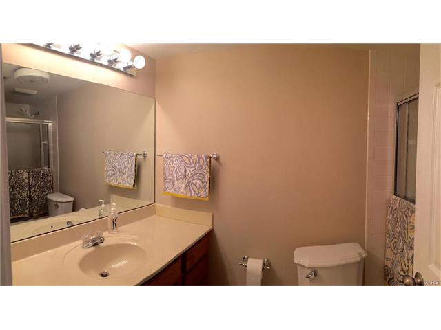 10090 Sakura Dr #29 Saint Louis, MO 63128