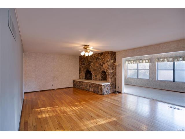 10117 Hilltop Dr