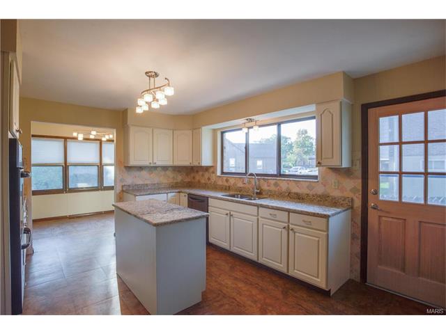 10117 Hilltop Dr