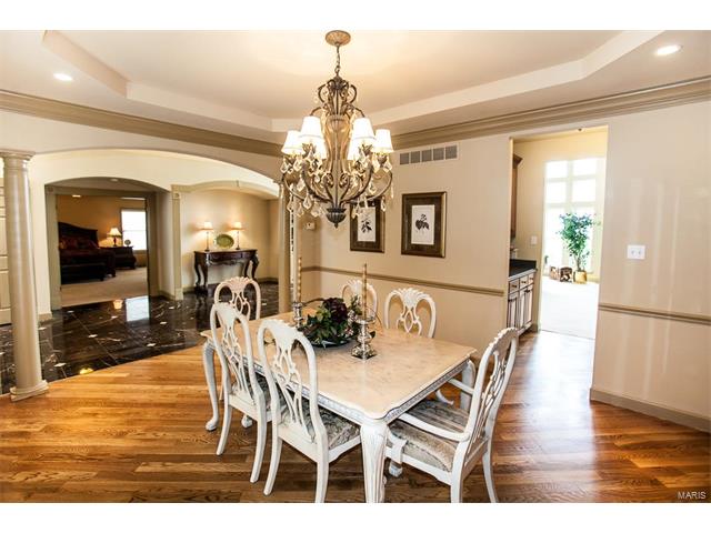 6 Fox Meadows Ln