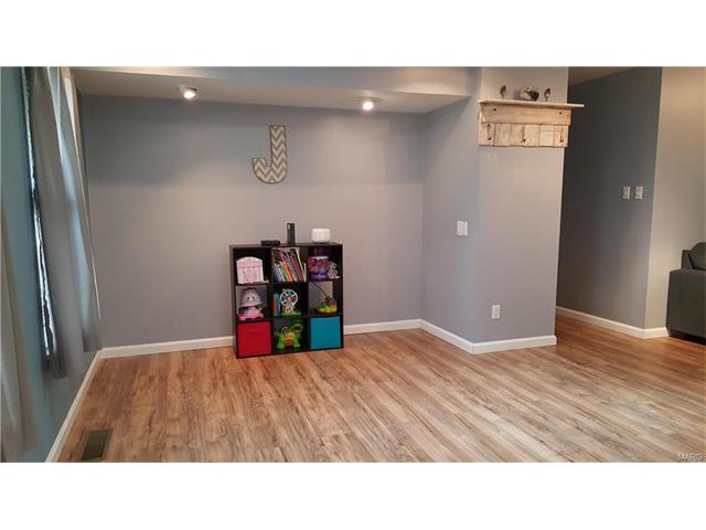 For Sale: 5316 Milburn Rd Saint Louis, MO 63129