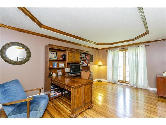 For Sale: 7055 Christopher Dr Saint Louis, MO 63129