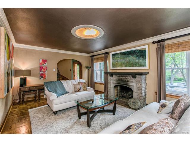 7444 Gannon, Saint Louis MO 63130