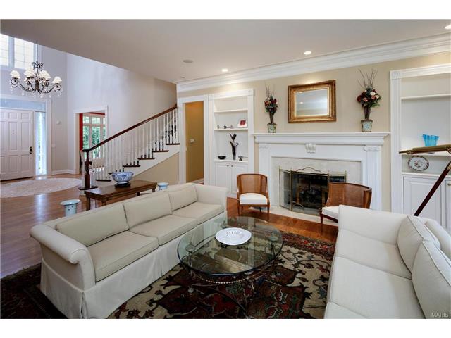 For Sale: 1123 Bella Vista Dr Saint Louis, MO 63131