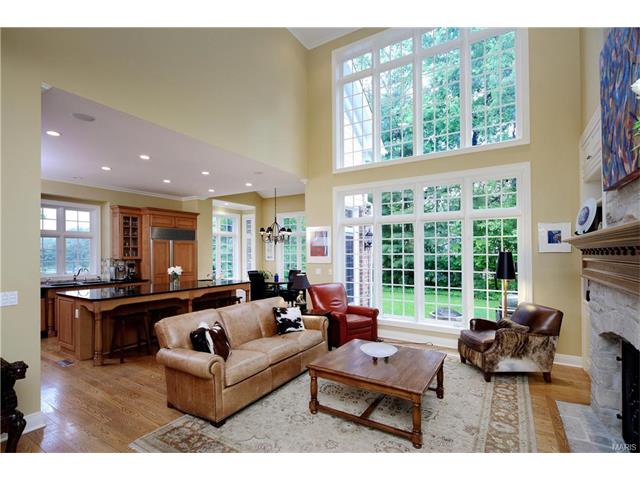For Sale: 1123 Bella Vista Dr Saint Louis, MO 63131