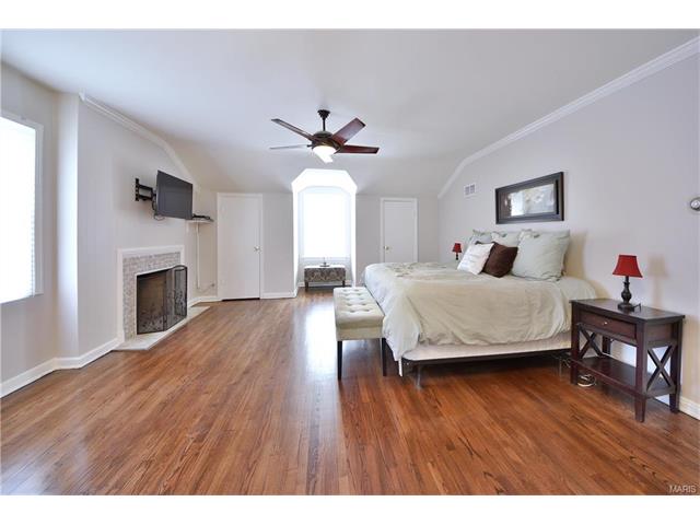 For Sale: 7909 Cornell Ave Saint Louis, MO 63132