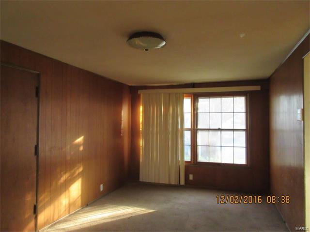 10061 Dwight