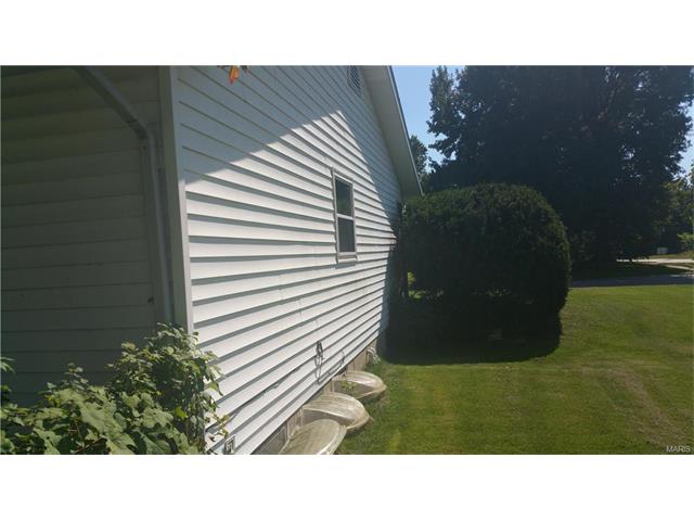 11205 Parkmont Dr