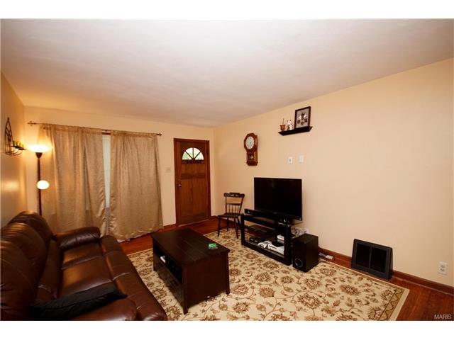 For Sale: 3222 Jasper Park Saint Louis, MO 63139
