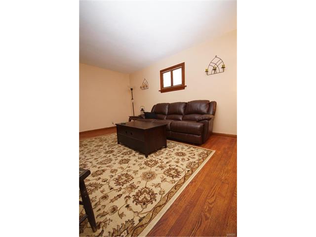 For Sale: 3222 Jasper Park Saint Louis, MO 63139