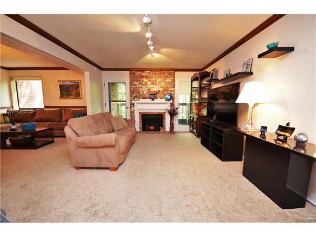 550 Coeur De Royale Dr #APT 204, Saint Louis MO 63141