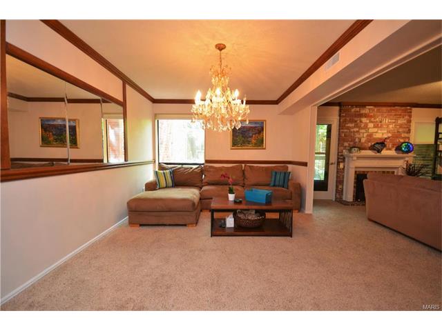 550 Coeur De Royale Dr #APT 204, Saint Louis MO 63141