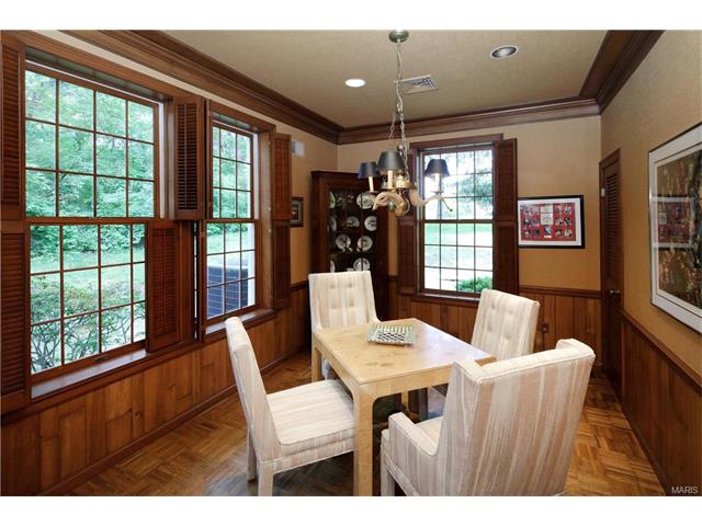 For Sale: 16 Colonial Hills Dr Saint Louis, MO 63141