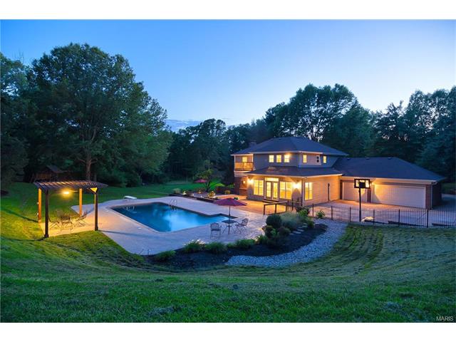 For Sale: 898 Amersham Dr Saint Louis, MO 63141