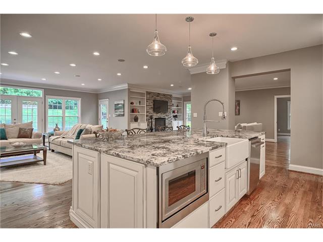 For Sale: 898 Amersham Dr Saint Louis, MO 63141