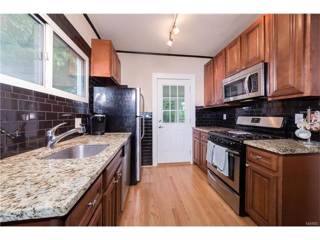 For Sale: 9003 Lawn Ave Saint Louis, MO 63144