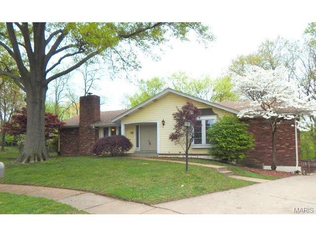 1438 Silverleaf Ln, Saint Louis MO 63146