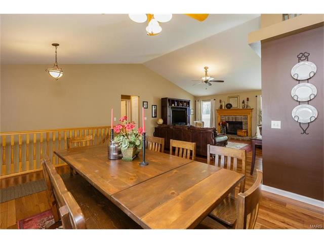 3333 Steeple Hl Saint Charles, MO 63301