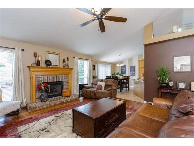 3333 Steeple Hl Saint Charles, MO 63301