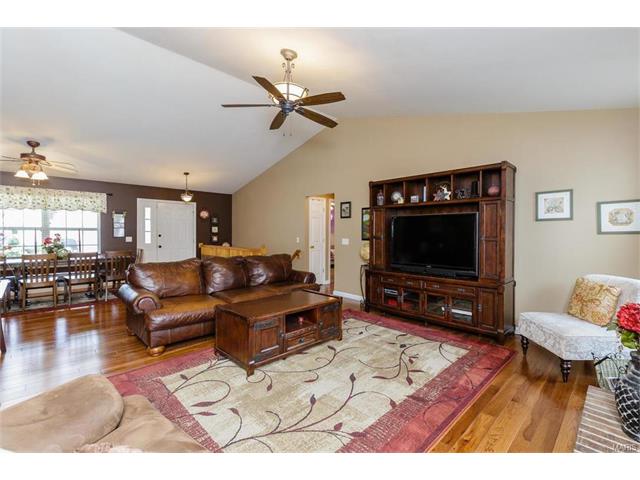 3333 Steeple Hl Saint Charles, MO 63301