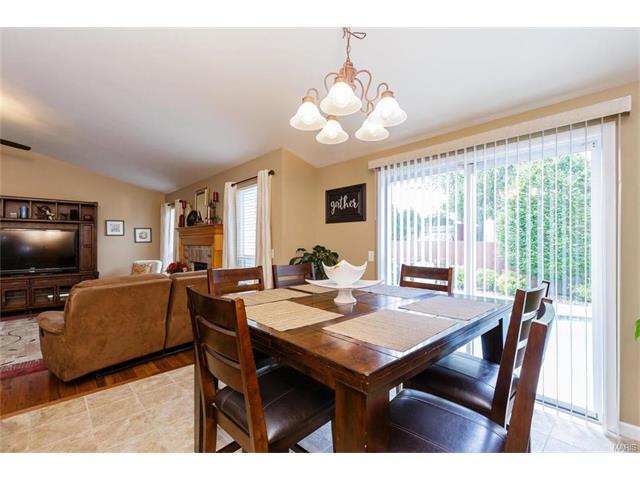 3333 Steeple Hl Saint Charles, MO 63301