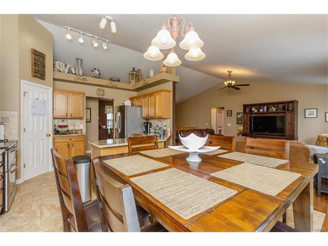 3333 Steeple Hl Saint Charles, MO 63301
