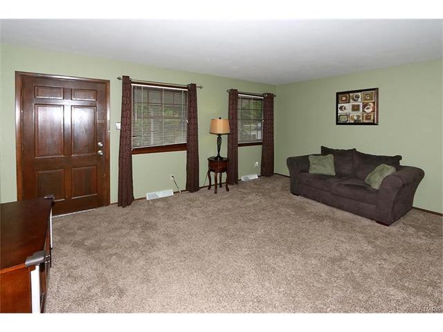 For Sale: 513 S Pam Ave Saint Charles, MO 63301