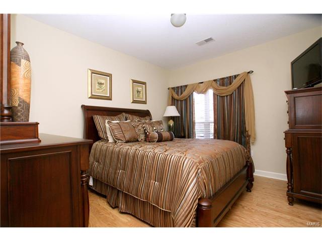 264 Scenic Cove Ln