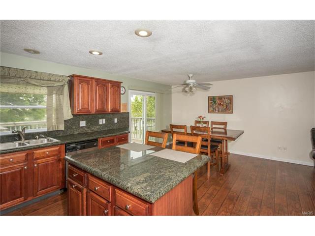 For Sale: 1344 Cinnamon Hills Dr Saint Charles, MO 63303