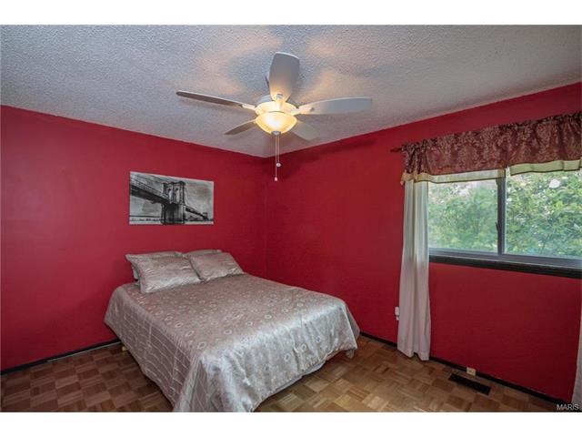 For Sale: 1344 Cinnamon Hills Dr Saint Charles, MO 63303