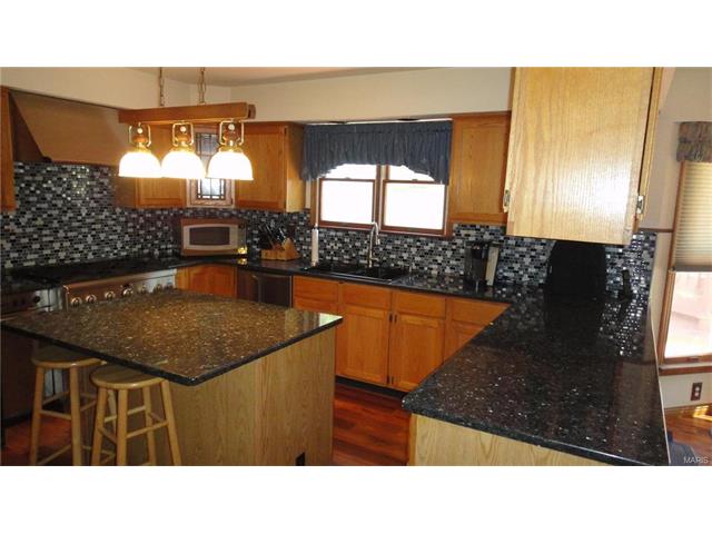 For Sale: 2368 Canyon Dr Saint Charles, MO 63303