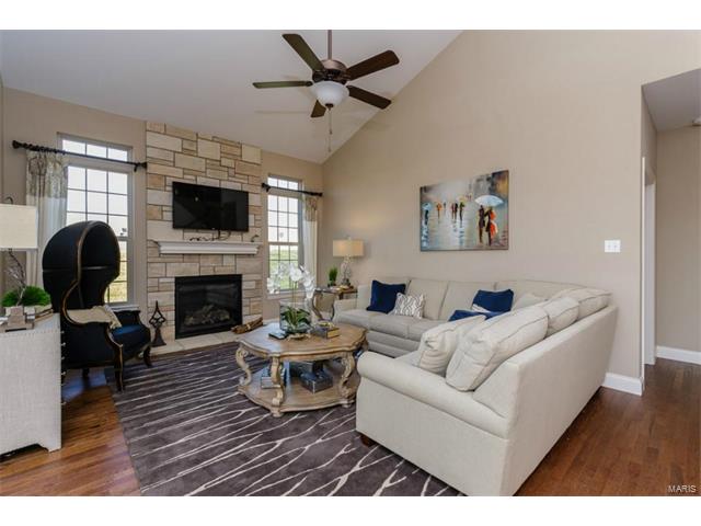 1025 Castleview Ct