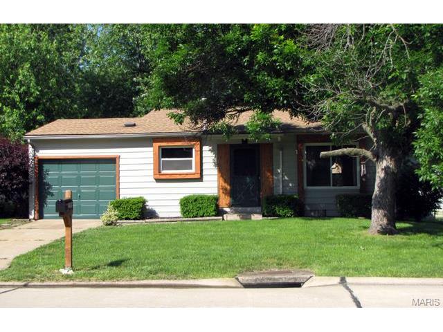 1553 Ramona Ln, Saint Charles MO 63304