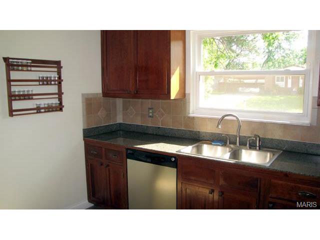 1553 Ramona Ln, Saint Charles MO 63304