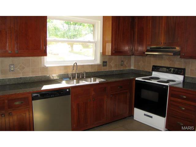 1553 Ramona Ln, Saint Charles MO 63304