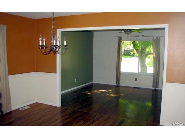 1553 Ramona Ln, Saint Charles MO 63304