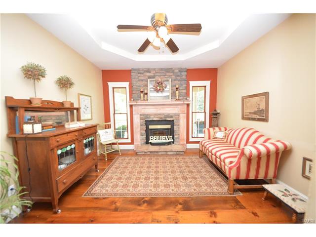 For Sale: 17 White River Ln Defiance, MO 63341