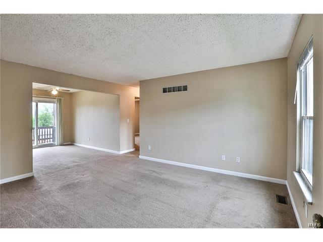 952 Sugar Lake Ct