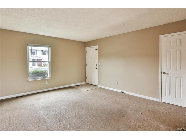 952 Sugar Lake Ct