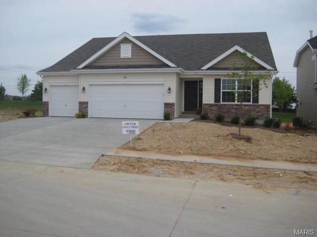 For Sale: 514 Pleasant Breeze Dr Wentzville, MO 63385