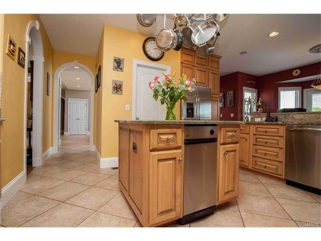 For Sale: 207 Boone Hollow Dr Wentzville, MO 63385