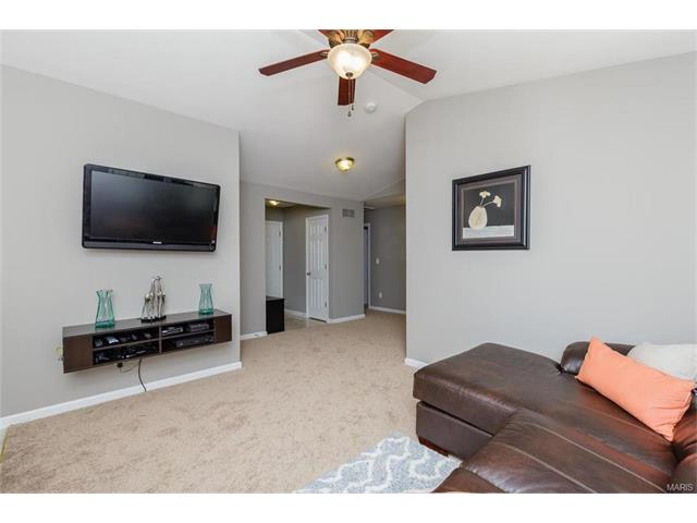 For Sale: 38 Silver Spur Winfield, MO 63389