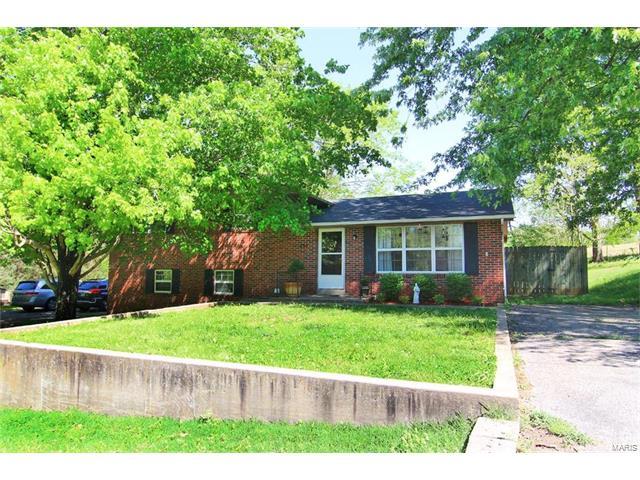 824 Strawberry Ln