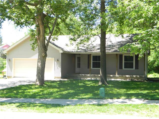 For Sale: 700 Autumn Dr Belton, MO 64012