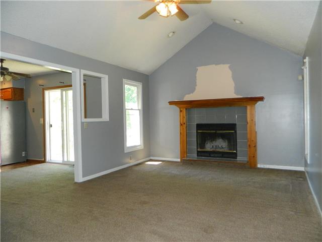 For Sale: 700 Autumn Dr Belton, MO 64012